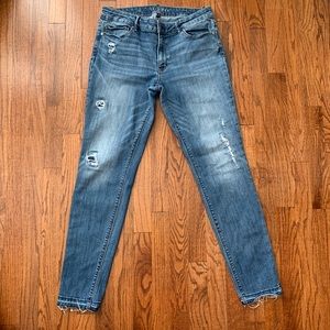 White House Black Market Distressed Skimmer Jean
